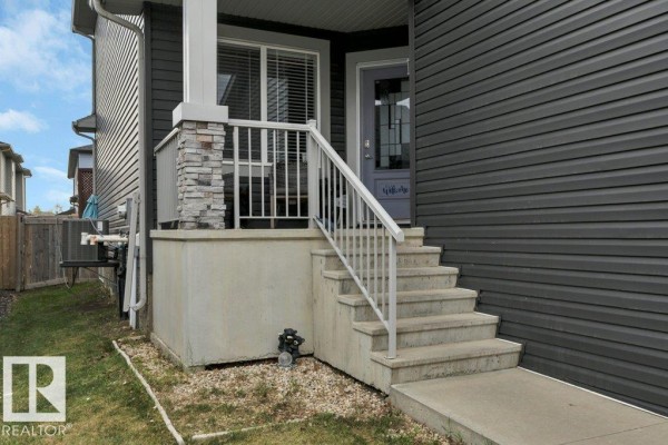 Kitchen - 155 Kirpatrick Cr, Leduc, AB T9E0W3 Photo 3