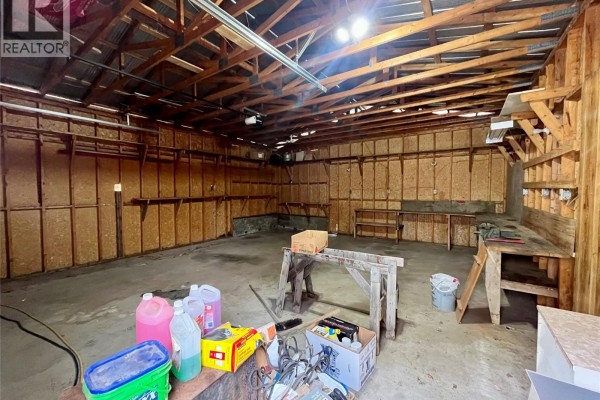 Primary Bedroom - 155 Meikle Avenue, Tumbler Ridge, BC V0C2W0 Photo 3
