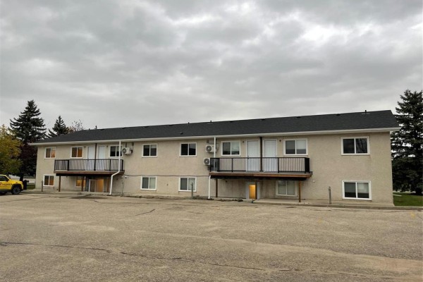 155 Reimer Avenue W, Steinbach, MB, photo 2