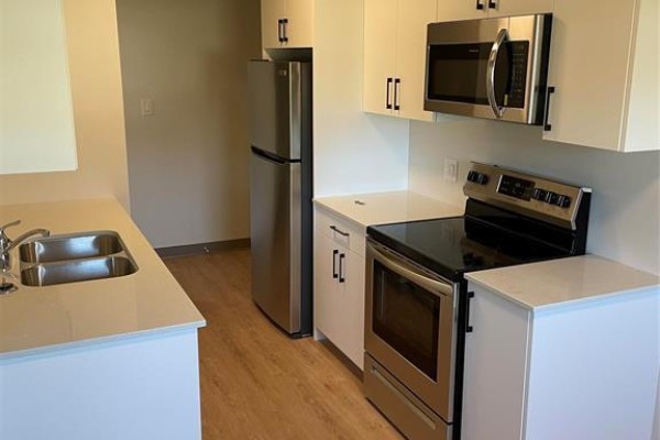 155 Reimer Avenue W, Steinbach, MB R5G0T7 Photo 5