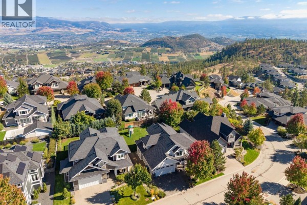 4pc Bathroom - 155 Skyland Drive, Kelowna, BC V1V3A1 Photo 2