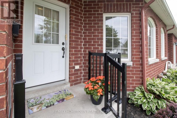 155 Steacy Gardens, Brockville, ON, photo 3