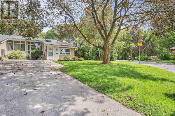 Kitchen - 155 Three Valleys Drive, Toronto, ON M3A3C1 Photo 3