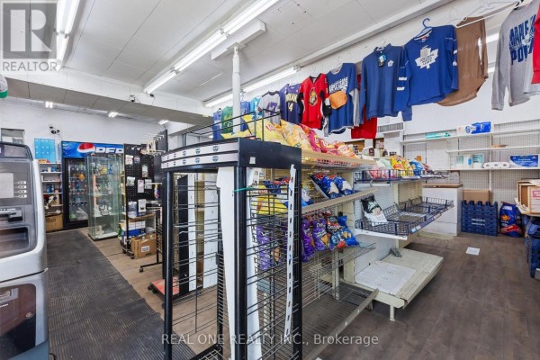 155 Victoria Avenue N, Hamilton, ON, photo 3