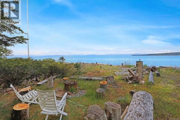 Ensuite - 1550 Dalziel Rd, Denman Island, BC V0R1T0 Photo 2
