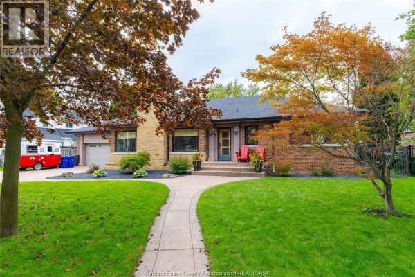 3pc Ensuite bath - 1550 Ypres, Windsor, ON N8W1R9 Photo 2