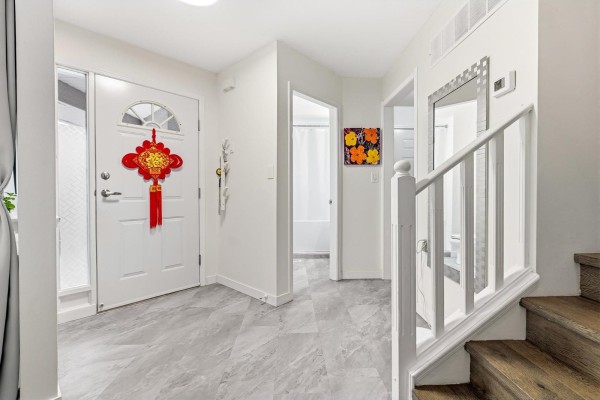 154 15501 89a Avenue, Surrey, BC V3R0Z5 Photo 4