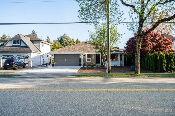 15512 112 Avenue, Surrey, BC V3R6H1 Photo 2