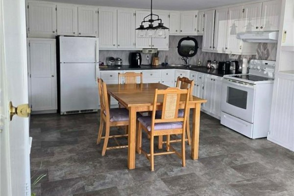 Bath (# pieces 1-6) - 1552 Route 135, Bois Blanc, NB E8R2B2 Photo 5