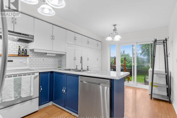 1553 Rawlings Drive, Pickering, ON, photo 2