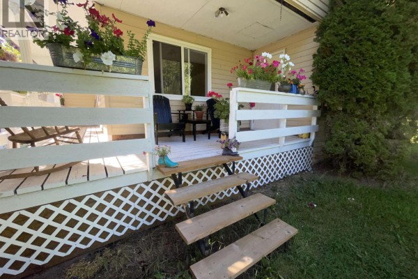 Kitchen - 1555 Aldous Street, Hazelton, BC V0J2J1 Photo 2