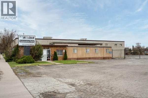 1555 Kildare Road, Windsor, ON N8W2W3 Photo 2