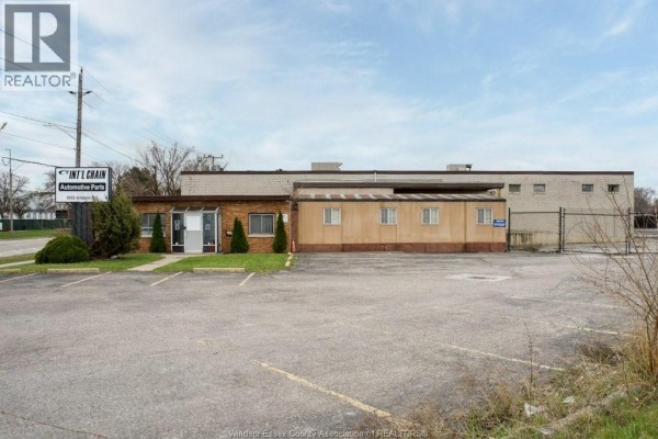 1555 Kildare Road, Windsor, ON N8W2W3 Photo 3