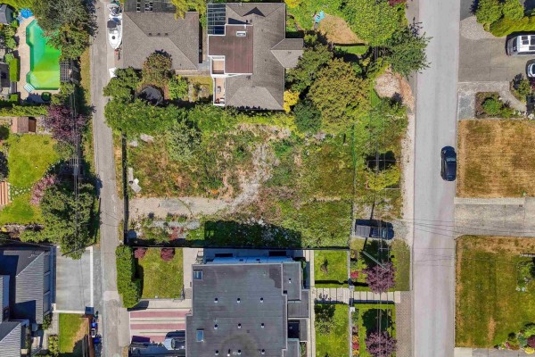 15554 Cliff Avenue, White Rock, BC V4B1V7 Photo 5
