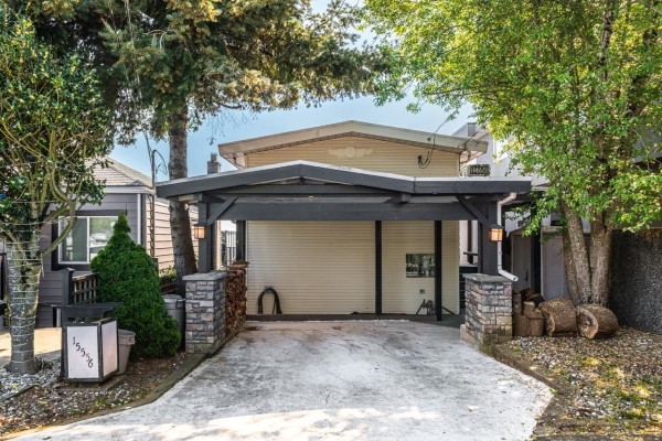 15556 Columbia Avenue, White Rock, BC V4B1K4 Photo 3
