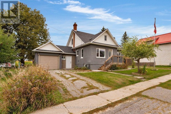 Residential for sale at 1556 Flos Rd 4 W, Springwater, ON - MLS® qmOxQj