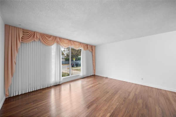 Primary Bedroom - 1557 Jefferson Avenue, Winnipeg, MB R2P1B6 Photo 5