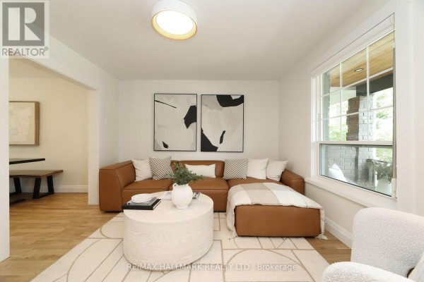 Kitchen - 156 Brock Avenue, Toronto, ON M6K2L4 Photo 3