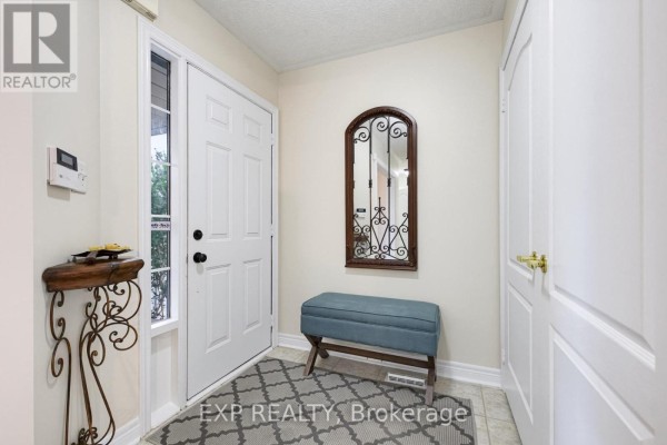 Living room - 156 Cedargrove Road, Caledon, ON L7E2X6 Photo 4