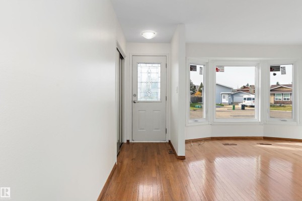 Bedroom 3 - 156 Dunluce Rd Nw, Edmonton, AB T5X4N9 Photo 5
