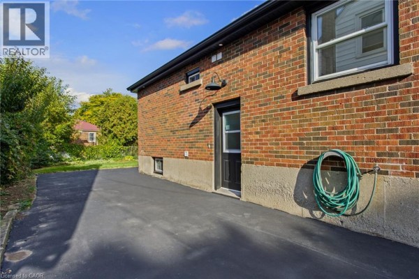 156 East 36th Street Unit# Lower, Hamilton, ON, photo 3