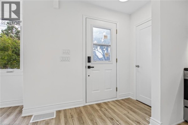 156 East 36th Street Unit# Upper, Hamilton, ON, photo 3
