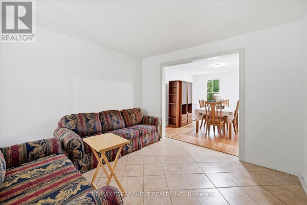 Kitchen - 156 Hope Avenue, Hamilton, ON L8H2E8 Photo 4