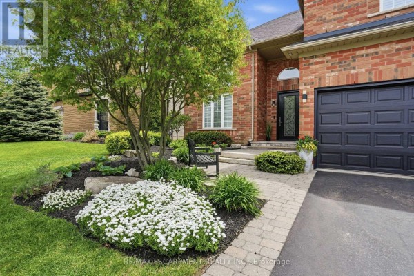 156 Valmont Street, Hamilton, ON, photo 2