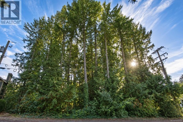 156&160 Harlech Rd, Qualicum Beach, BC, photo 3