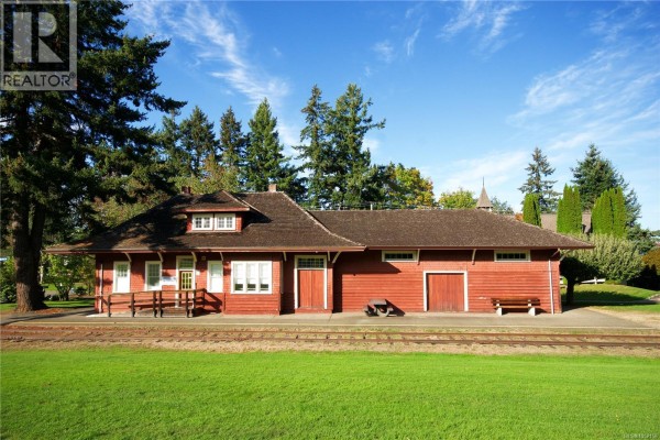 156&160 Harlech Rd, Qualicum Beach, BC V9K1G9 Photo 4