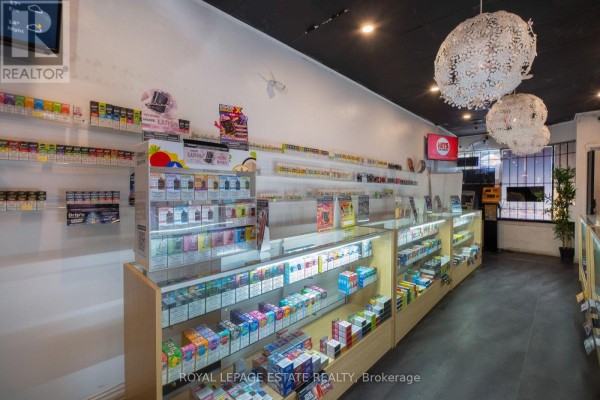 1562 Queen Street E, Toronto, ON M4L1E9 Photo 4