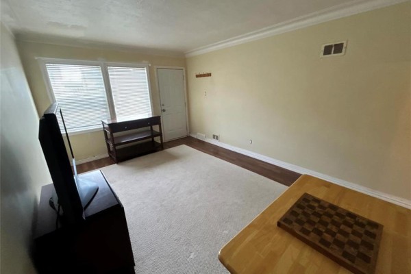1562 Roy Avenue, Winnipeg, MB R3E1E8 Photo 3