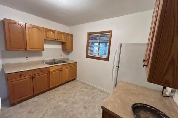 1562 Roy Avenue, Winnipeg, MB R3E1E8 Photo 5