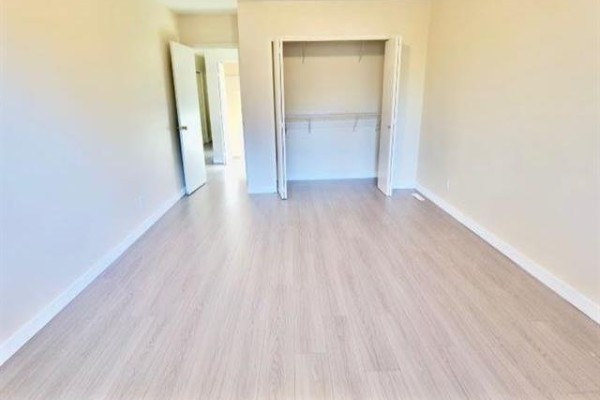 15622 Thrift Avenue, White Rock, BC V4B2M2 Photo 3