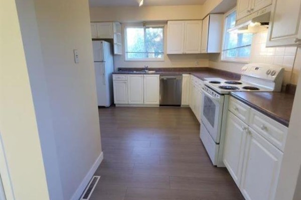 15622 Thrift Avenue, White Rock, BC V4B2M2 Photo 5