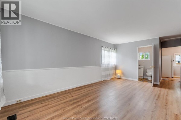 Enclosed porch - 1563 Albert Road, Windsor, ON N8Y3R3 Photo 3