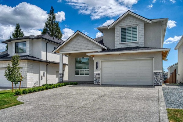 15668 82a Avenue, Surrey, BC V4N0R9 Photo 2