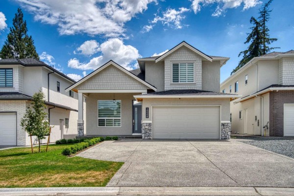 15668 82a Avenue, Surrey, BC V4N0R9 Photo 3