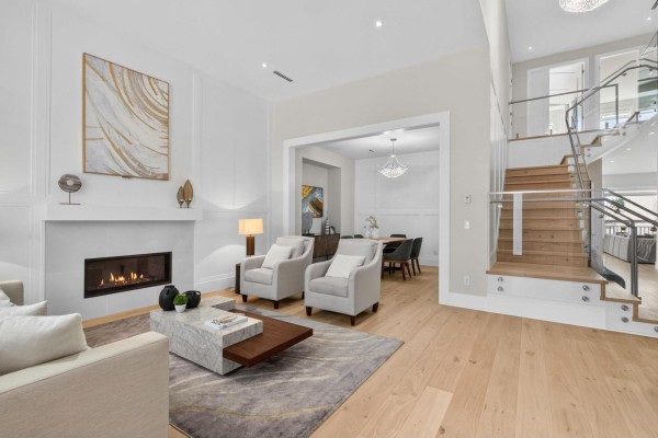 15668 82a Avenue, Surrey, BC V4N0R9 Photo 4