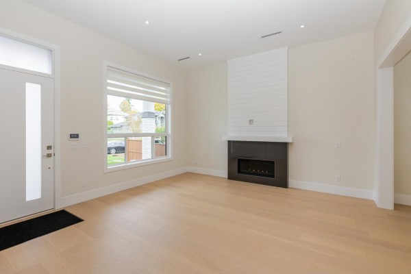 15672 82a Avenue, Surrey, BC V4N0R9 Photo 2