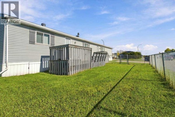 Kitchen - 157, 10615 88 St, Grande Prairie, AB T8X1P5 Photo 4