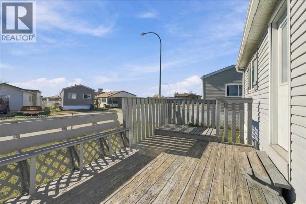 4pc Bathroom - 157, 10615 88 St, Grande Prairie, AB T8X1P5 Photo 5