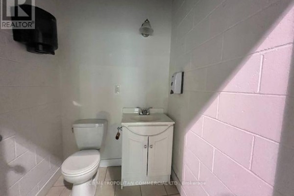 157 - 100 Sunrise Avenue, Toronto, ON M4A1B3 Photo 5