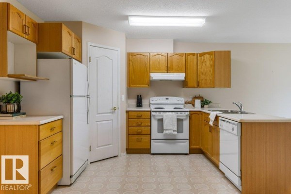 #157 13441 127 St Nw, Edmonton, AB T5L5B6 Photo 5