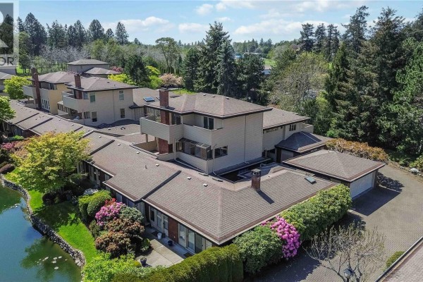 157 2345 Cedar Hill Cross Rd, Oak Bay, BC, photo 3