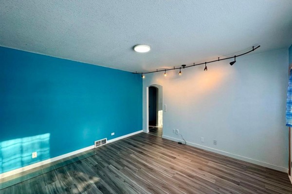 Foyer - 157 2nd Avenue Nw, Altona, MB R0G0B1 Photo 5