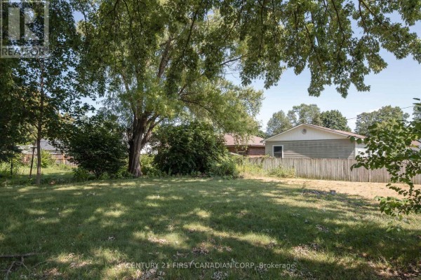 Bedroom - 157 Adelaide Street, Strathroy Caradoc, ON N7G2V4 Photo 5