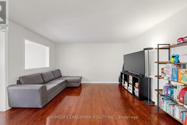 Sitting room - 157 Dougherty Crescent, Whitchurch Stouffville, ON L4A0A5 Photo 4