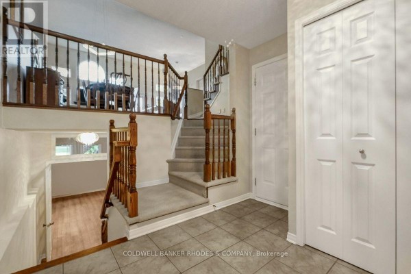 157 Gladeview Private, Ottawa, ON K1T4C4 Photo 4