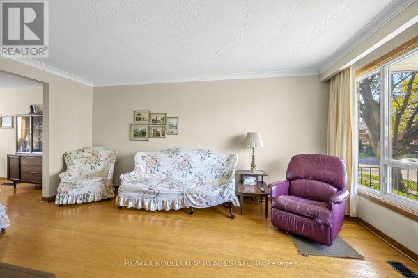 Bedroom 2 - 157 Hallmark Avenue, Toronto, ON M8W4K9 Photo 5